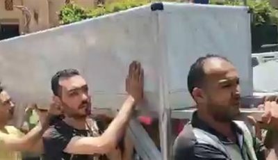 بسبب علبة سجائر.. تشييع جنازة سيدة قُتلت على يد شقيقها في المحلة