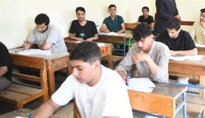 طلاب الثانوية العامة يؤدون امتحان مادة اللغة الأجنبية الثانية