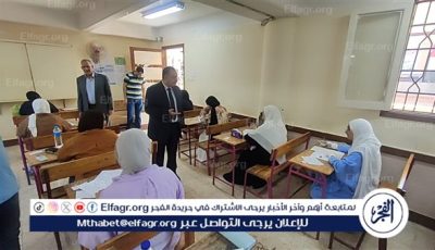 طلاب وطالبات الثانوية العامة يؤدون امتحان اللغة العربية فى أسيوط