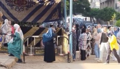طلاب الثانوية العامة بالإسكندرية  يتوافدون على اللجان لأداء امتحان اللغة العربية