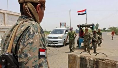 اقتحام منزل ضابط سابق في عدن على يد قيادي أمني ويصور النساء  في ملابس النوم… والسلطات تلتزم الصمت