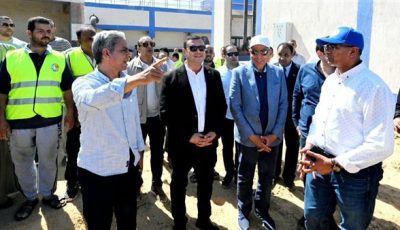 وزير الإسكان ومحافظ المنيا يتفقدان محطة مياه شرب صفانية ومحطة معالجة صرف صحي بلهاسة