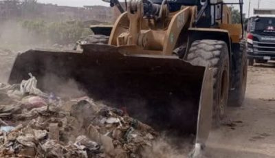 وحدة التدخل السريع بالشرقية ترفع 1050 طن قمامة ومخلفات مبان وردش من القنايات