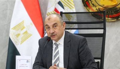 وزير قطاع الأعمال يجتمع برؤساء الشركات القابضة لمتابعة مشروعات التطوير والشراكة والاستثمار