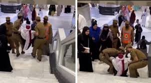 شهامة وأخلاق: لقطة مؤثرة لرجلي أمن يُساعدان حاجة مسنة في الحرم